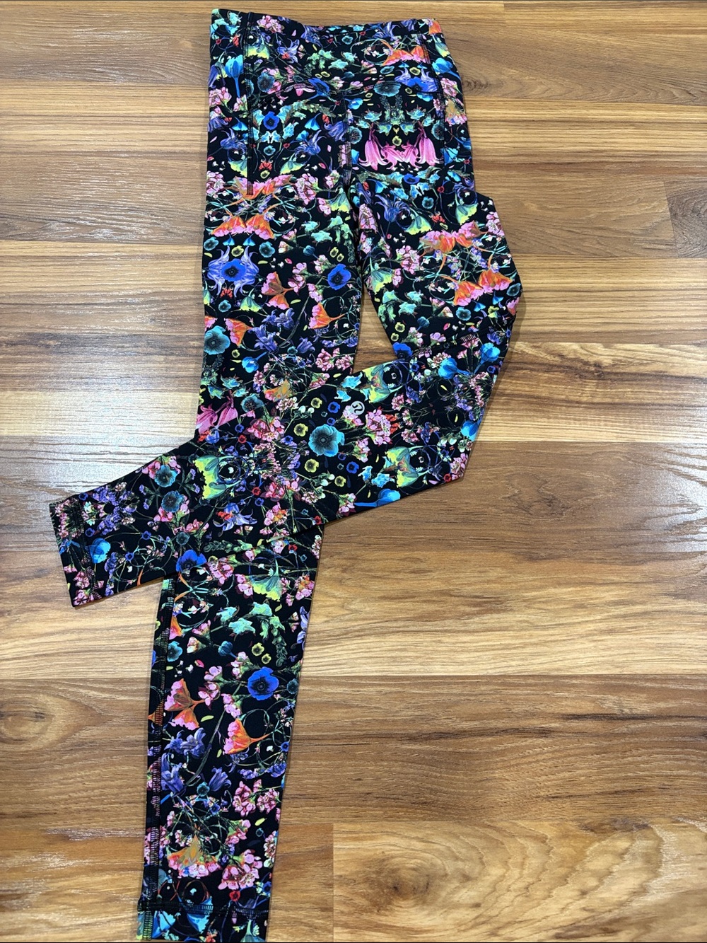 Lululemon Floral Print Leggings size 0 or girls 10/12 NWOT